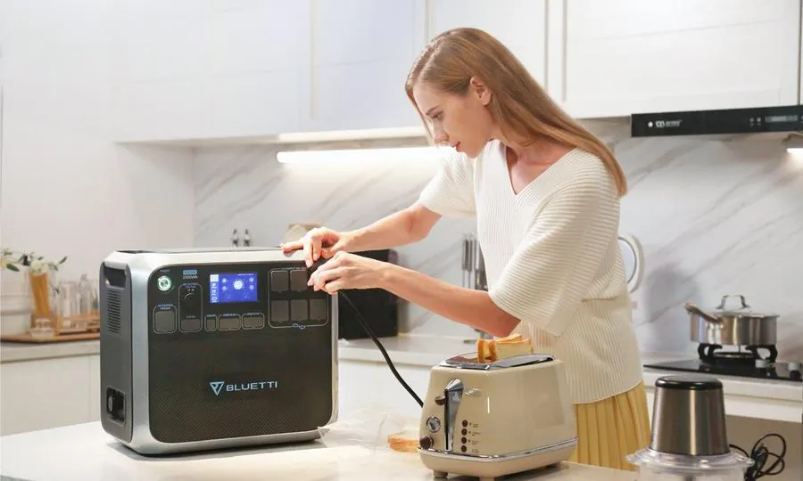 BLUETTI AC200P   3*PV200 | 2000 Watt Generator